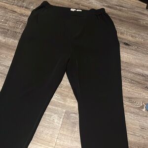 Women’s dressy, cropped black trousers